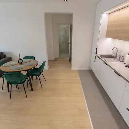Gems Of - Emerald Apartament *