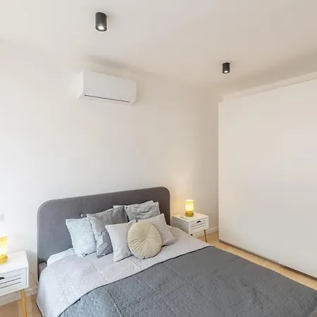 Gems Of - Emerald Apartament *