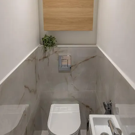 Gems Of - Emerald Apartament *