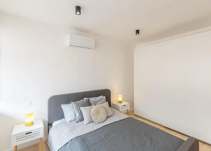 Gems Of - Emerald Apartament *