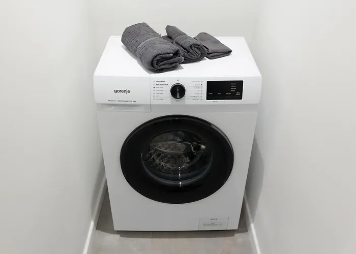 Gems Of - Emerald * 布达佩斯