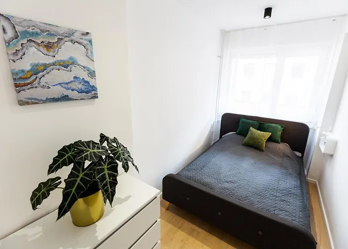 Gems Of - Emerald * 布达佩斯